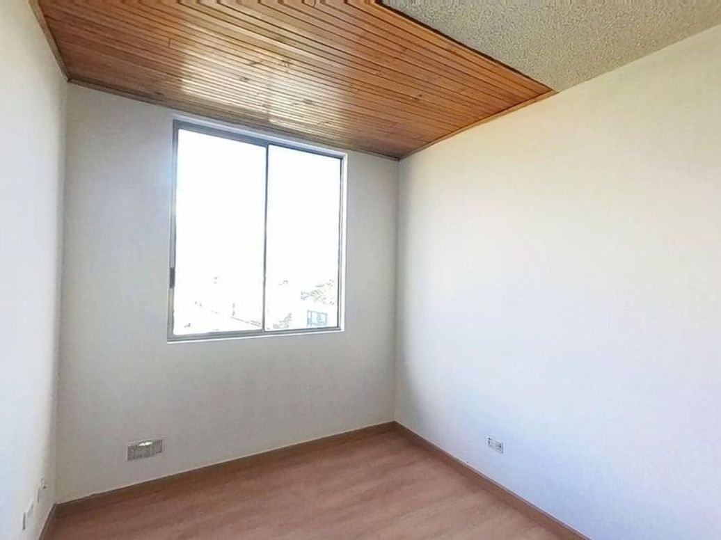 Apartamento de 4 alcobas en venta en Multifamiliares La Paz, Bogotá, 91 m² · foto 7 de 20