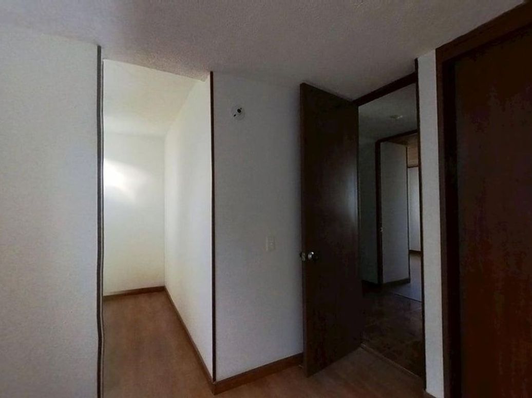 Apartamento de 4 alcobas en venta en Multifamiliares La Paz, Bogotá, 91 m² · foto 8 de 20