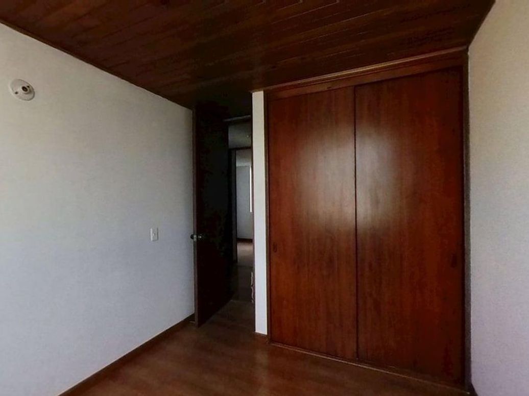 Apartamento de 4 alcobas en venta en Multifamiliares La Paz, Bogotá, 91 m² · foto 12 de 20