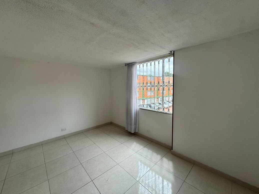 Casa de 3 alcobas en venta en Cr Pinar De La Fontana, Bogotá, 102 m² · foto 5 de 10