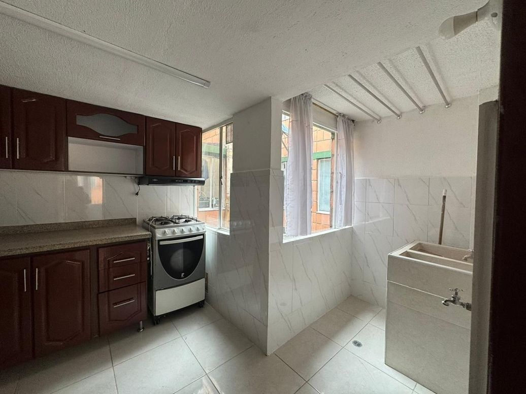 Casa de 3 alcobas en venta en Cr Pinar De La Fontana, Bogotá, 102 m² · foto 3 de 10