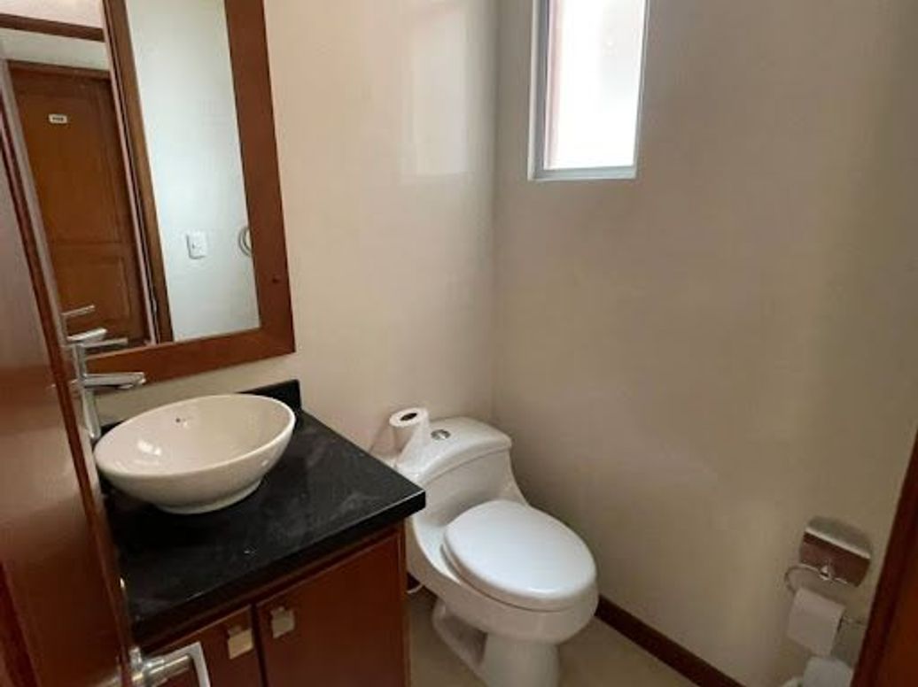 Apartamento de 1 alcoba en venta en Santa Barbara Central, Bogotá, 65 m² · foto 3 de 20