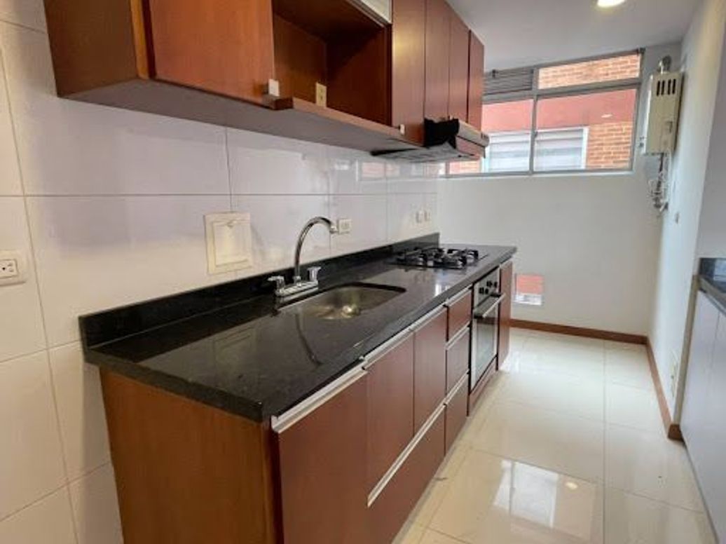 Apartamento de 1 alcoba en venta en Santa Barbara Central, Bogotá, 65 m² · foto 7 de 20