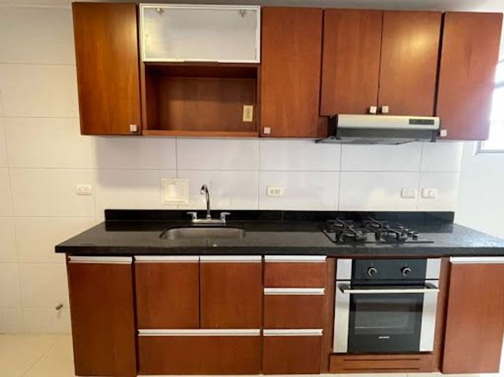 Apartamento de 1 alcoba en venta en Santa Barbara Central, Bogotá, 65 m² · foto 6 de 20
