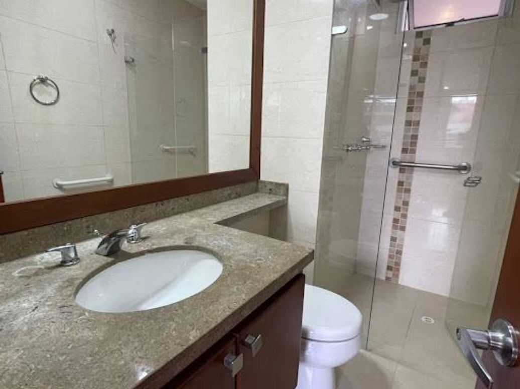 Apartamento de 1 alcoba en venta en Santa Barbara Central, Bogotá, 65 m² · foto 16 de 20