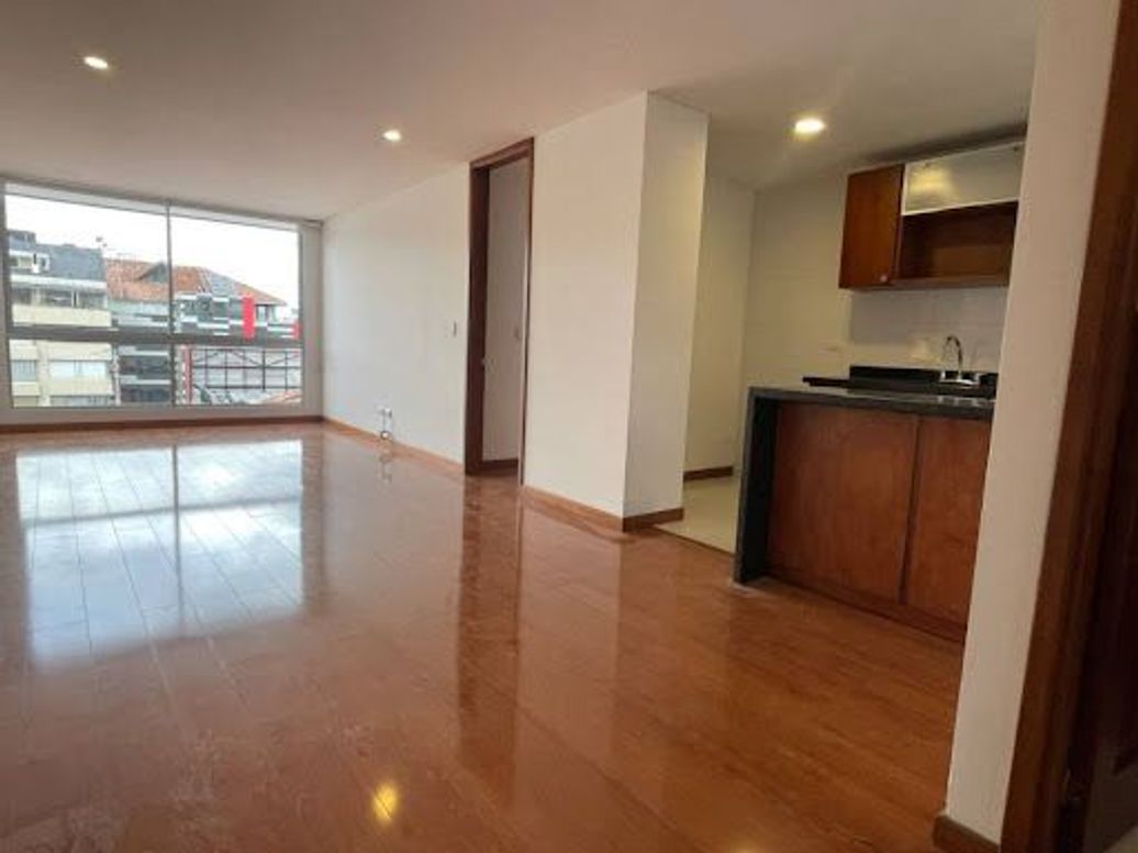 Apartamento de 1 alcoba en venta en Santa Barbara Central, Bogotá, 65 m² · foto 2 de 20