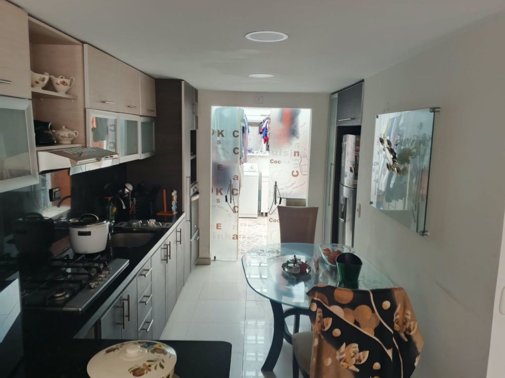 Casa de 3 alcobas en venta en Prado Veraniego Sur, Bogotá, 330 m² · foto 10 de 19