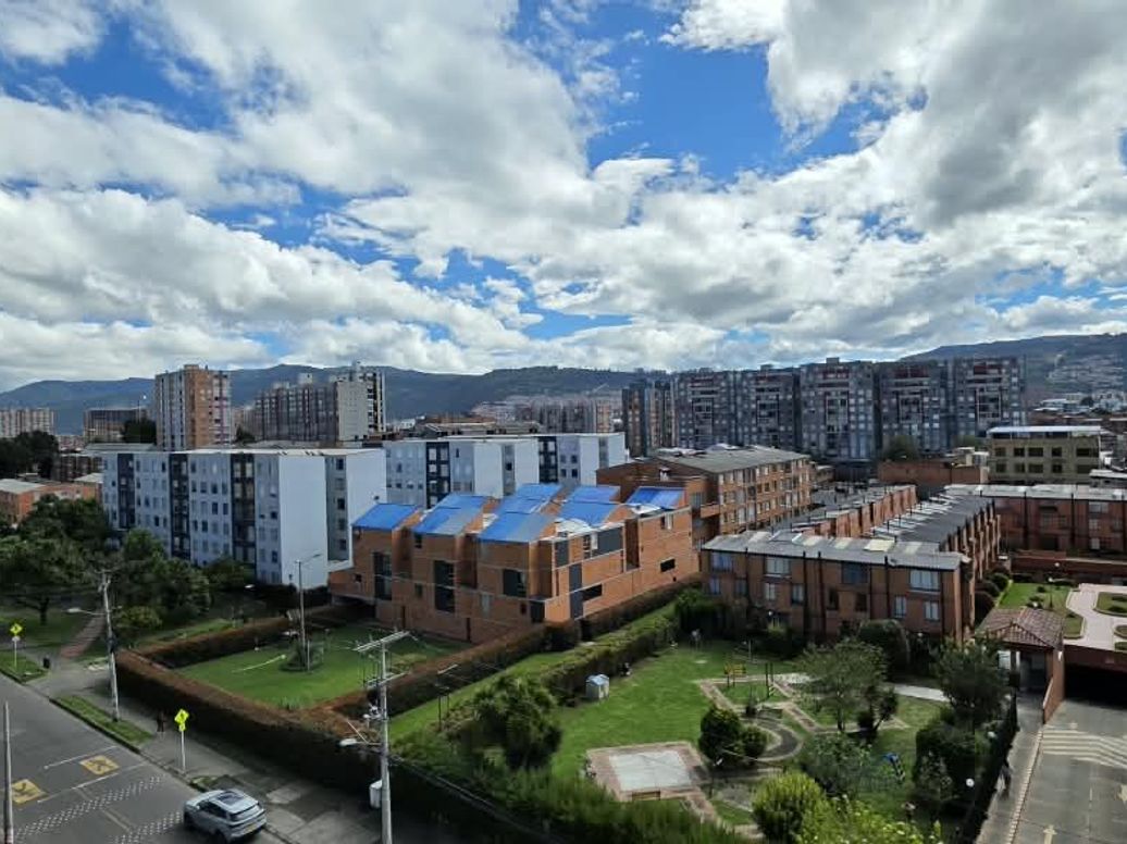 Apartamento de 3 alcobas en venta en Britalia Norte, Bogotá, 97 m² · foto 13 de 20