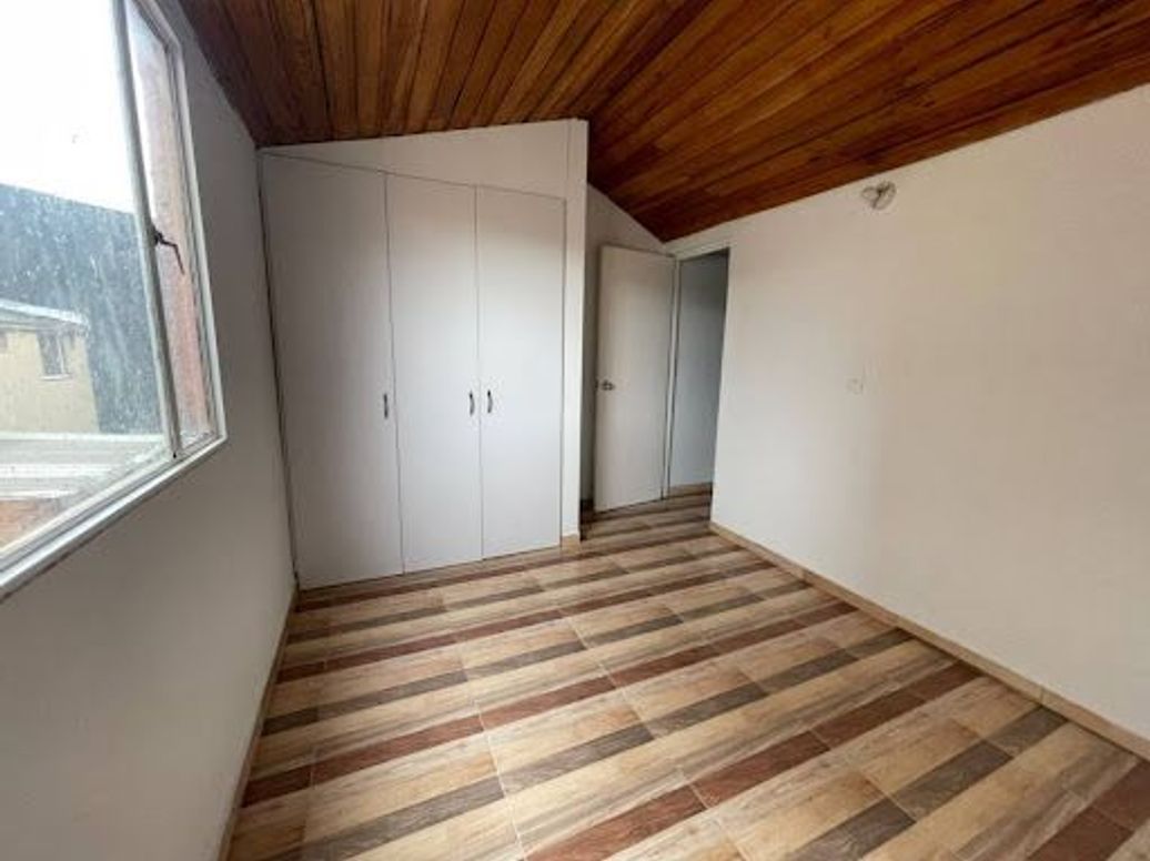 Casa de 4 alcobas en venta en Villas De Granada, Bogotá, 94 m² · foto 9 de 20
