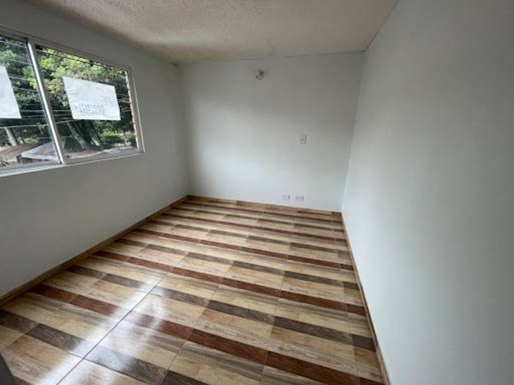 Casa de 4 alcobas en venta en Villas De Granada, Bogotá, 94 m² · foto 8 de 20