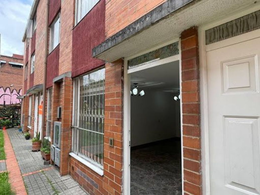 Casa de 4 alcobas en venta en Castilla, Bogotá, 68 m² · foto 8 de 20