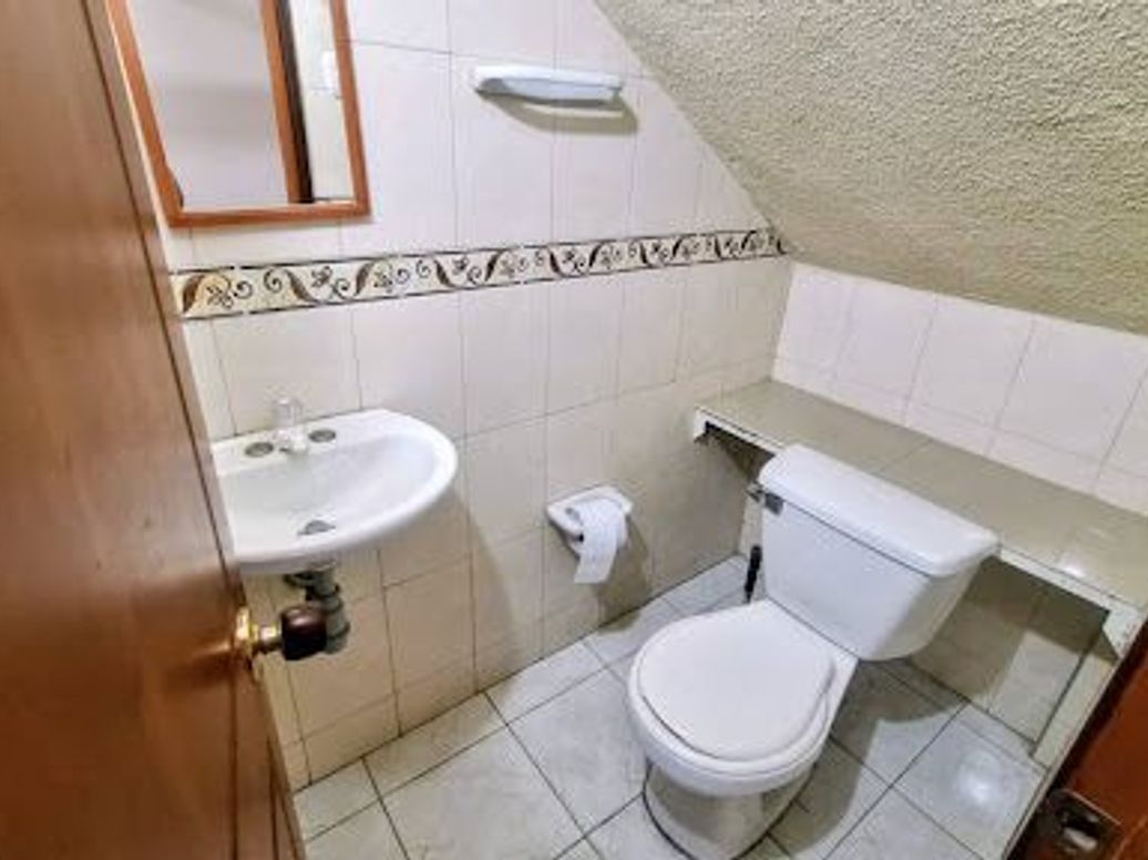Casa de 5 alcobas en venta en Olarte, Bogotá, 90 m² · foto 3 de 20