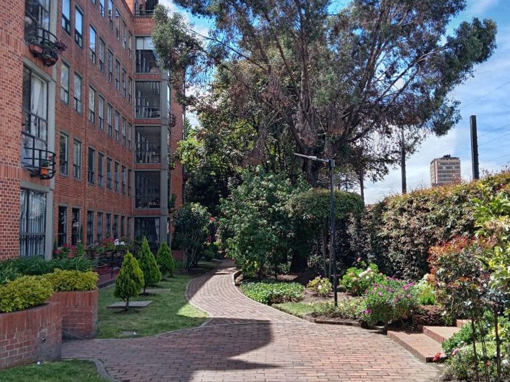 Apartamento de 3 alcobas en venta en La Castellana, Bogotá, 88 m² · foto 3 de 20