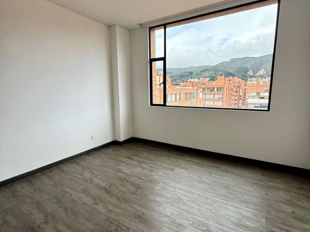 Apartamento de 3 alcobas en arriendo en La Carolina, Bogotá, 160 m² · foto 3 de 20