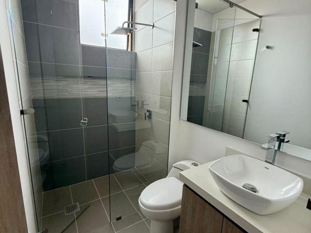 Apartamento de 3 alcobas en arriendo en La Carolina, Bogotá, 160 m² · foto 12 de 20