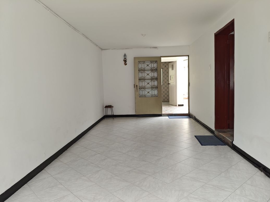 Casa de 6 alcobas en venta en Galan, Bogotá, 374 m² · foto 2 de 20