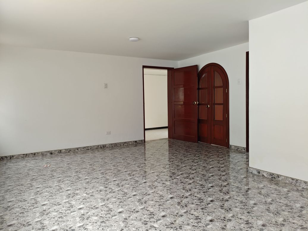 Casa de 6 alcobas en venta en Galan, Bogotá, 374 m² · foto 3 de 20