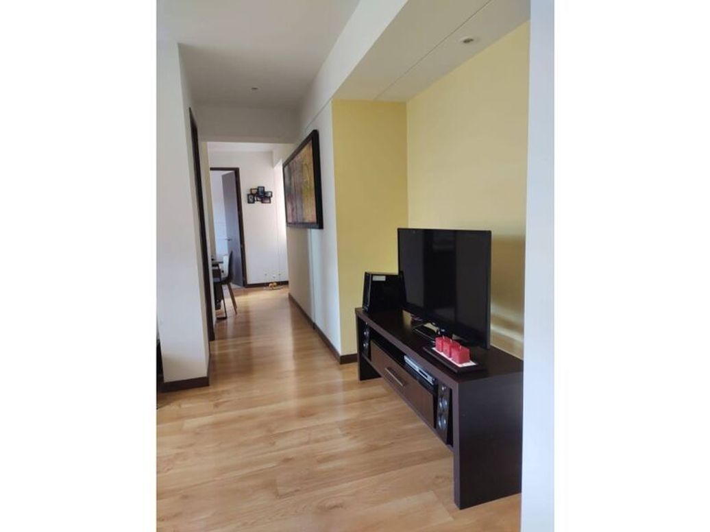 Apartamento de 3 alcobas en arriendo en San Antonio Nor - Occidental, Bogotá, 86 m² · foto 2 de 18