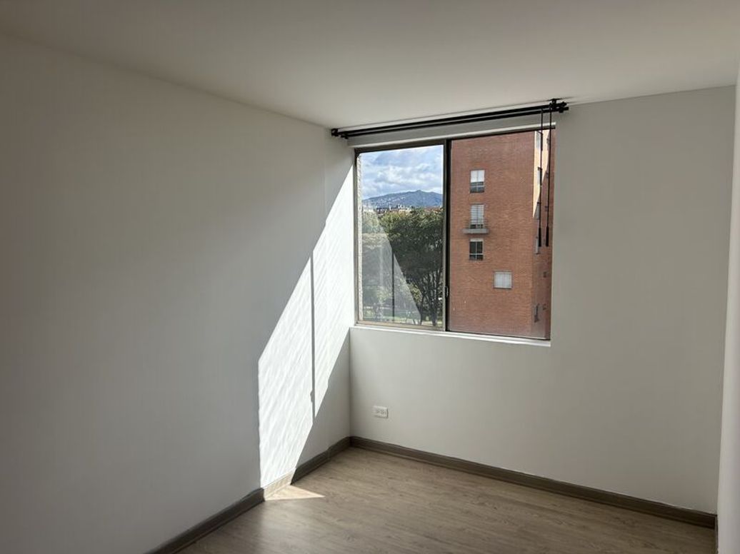 Apartamento de 3 alcobas en venta en Villas Del Mediterraneo, Bogotá, 89 m² · foto 3 de 7