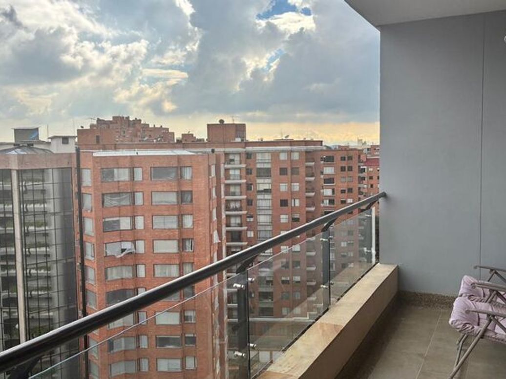 Apartamento de 3 alcobas en venta en Ub. Cordoba Niza, Bogotá, 130 m² · foto 3 de 13