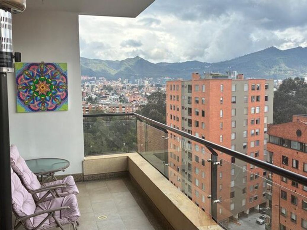 Apartamento de 3 alcobas en venta en Ub. Cordoba Niza, Bogotá, 130 m² · foto 4 de 13
