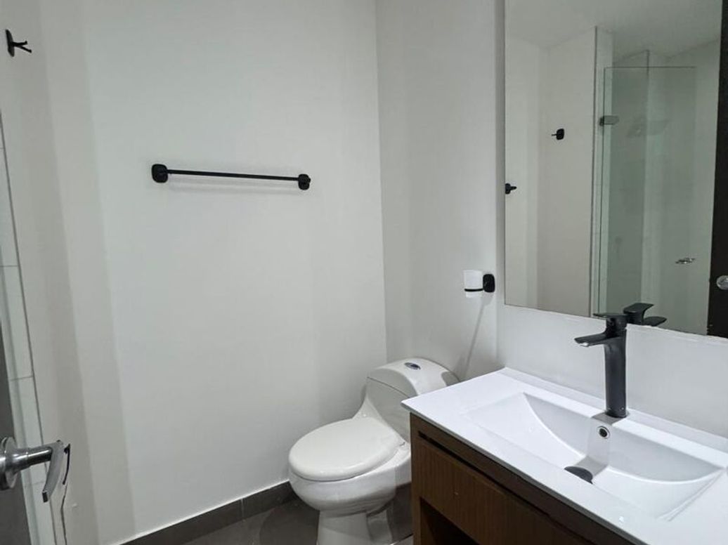 Apartamento de 1 alcoba en arriendo en Santa Barbara Central, Bogotá, 70 m² · foto 6 de 9