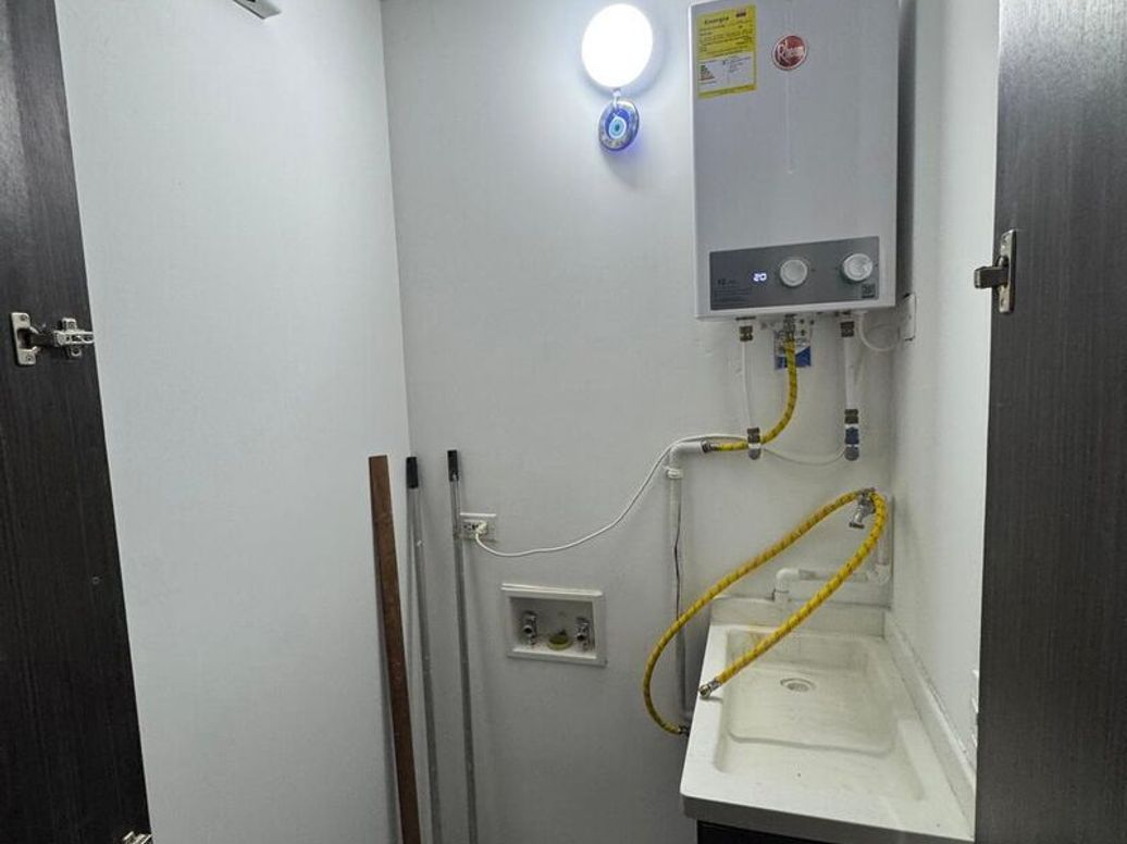 Apartamento de 1 alcoba en arriendo en Santa Barbara Central, Bogotá, 70 m² · foto 4 de 9