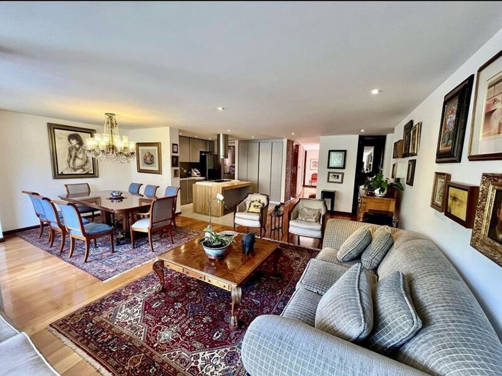 Apartamento de 2 alcobas en venta en Chico, Bogotá, 131 m² · foto 2 de 20