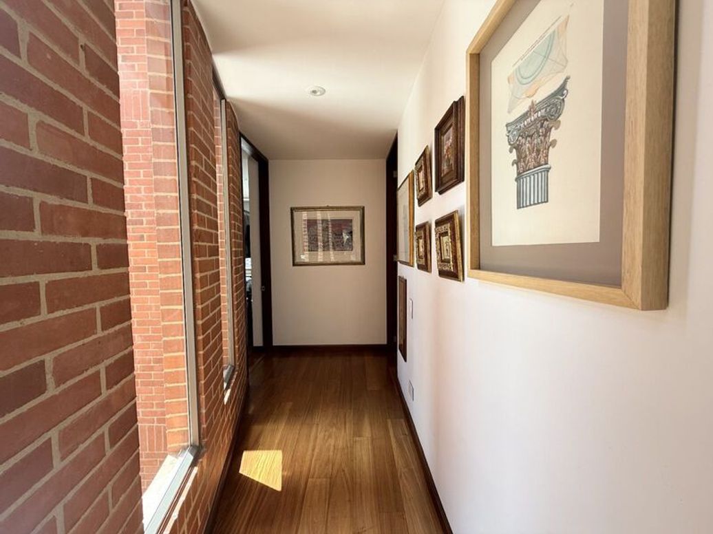 Apartamento de 2 alcobas en venta en Chico, Bogotá, 131 m² · foto 11 de 20