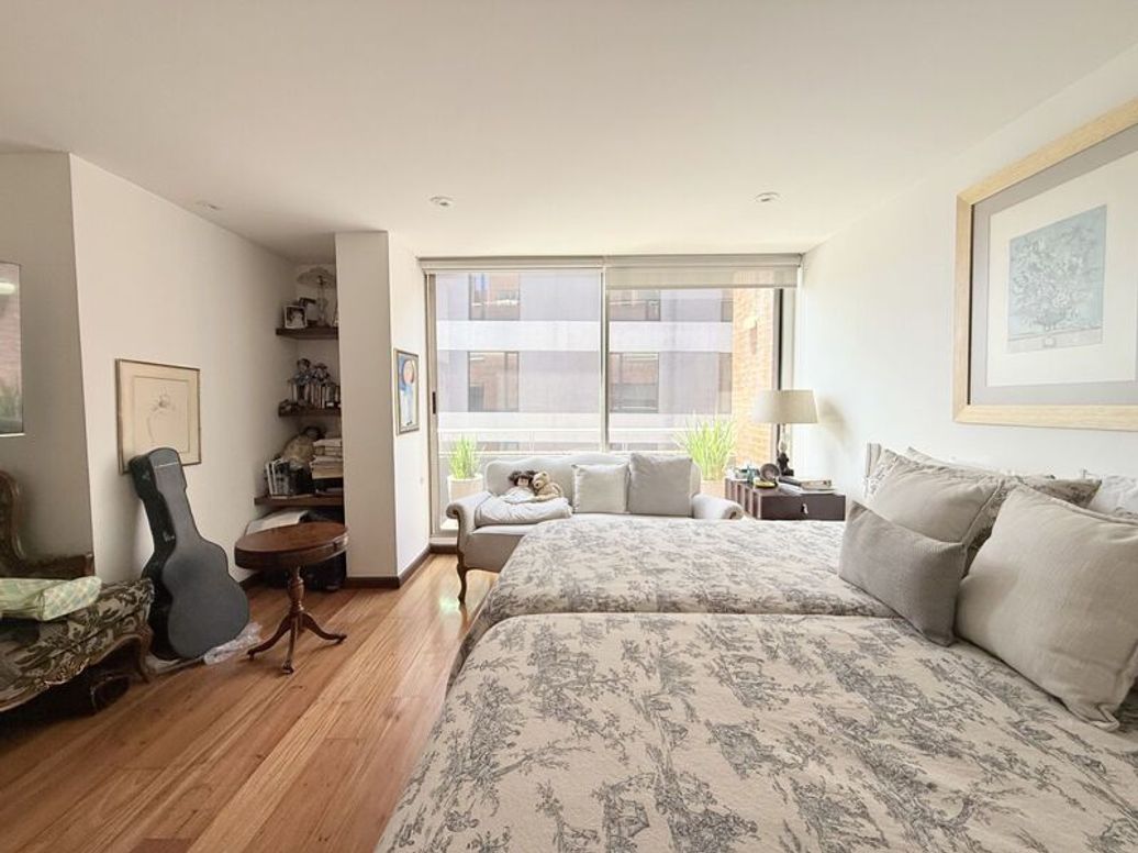 Apartamento de 2 alcobas en venta en Chico, Bogotá, 131 m² · foto 13 de 20