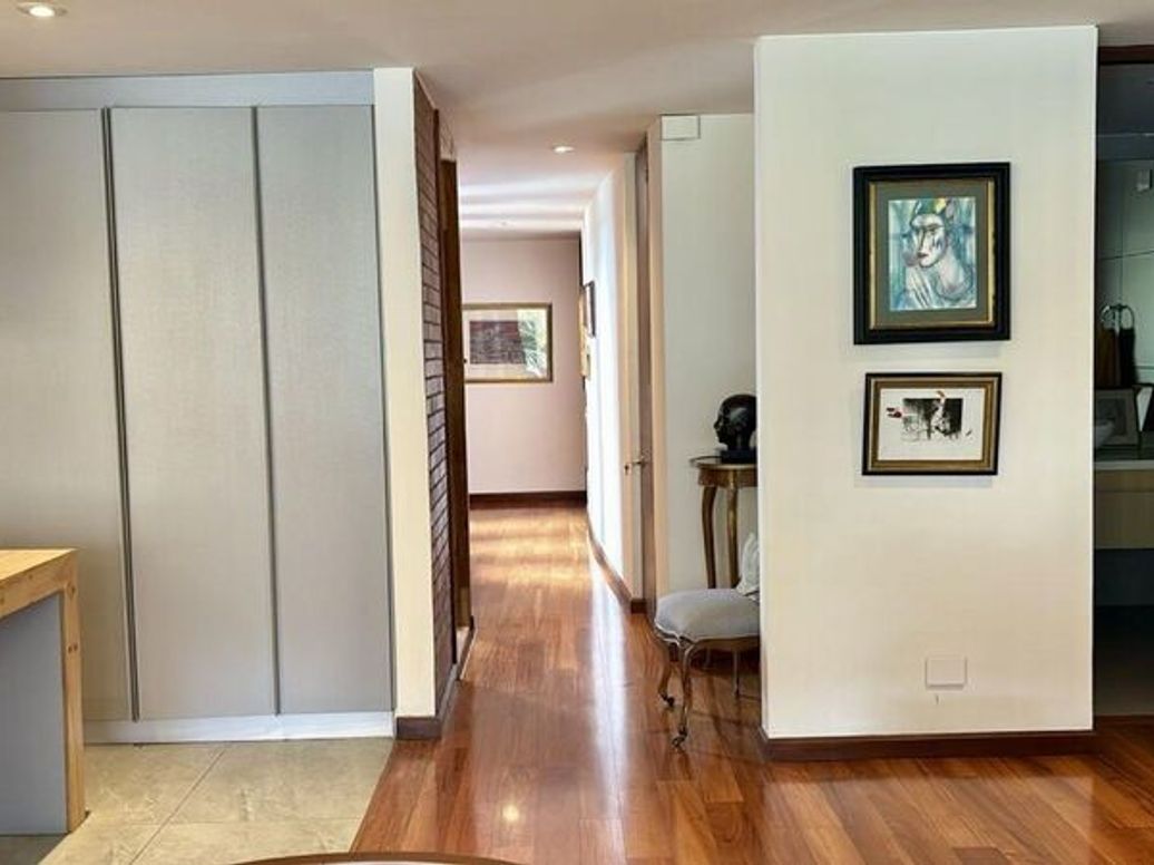 Apartamento de 2 alcobas en venta en Chico, Bogotá, 131 m² · foto 10 de 20