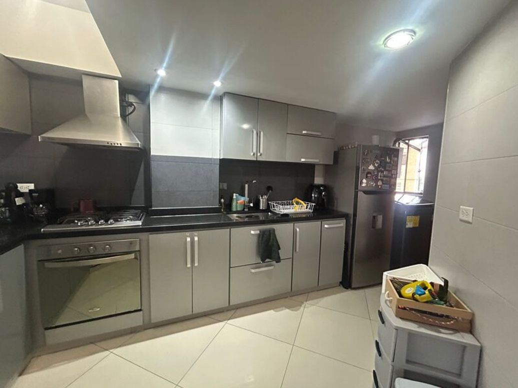 Apartamento de 2 alcobas en venta en San Patricio, Bogotá, 85 m² · foto 4 de 10