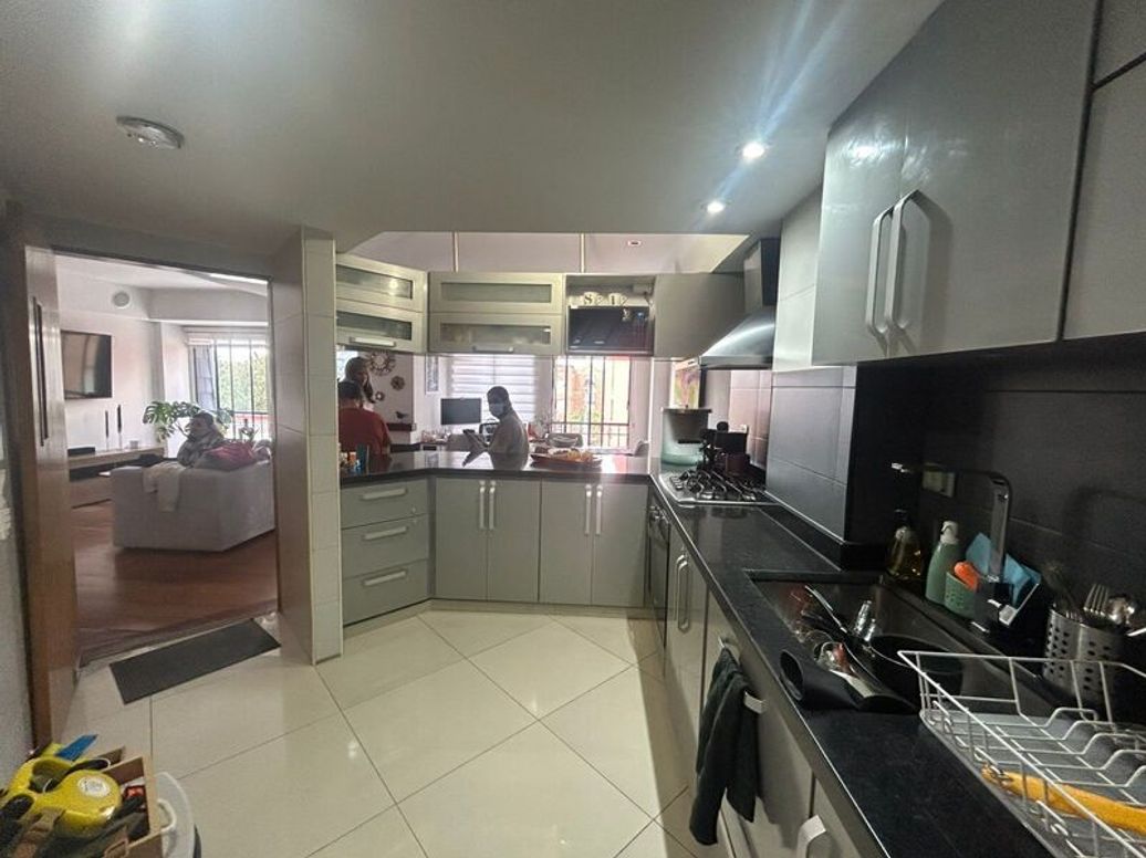 Apartamento de 2 alcobas en venta en San Patricio, Bogotá, 85 m² · foto 5 de 10
