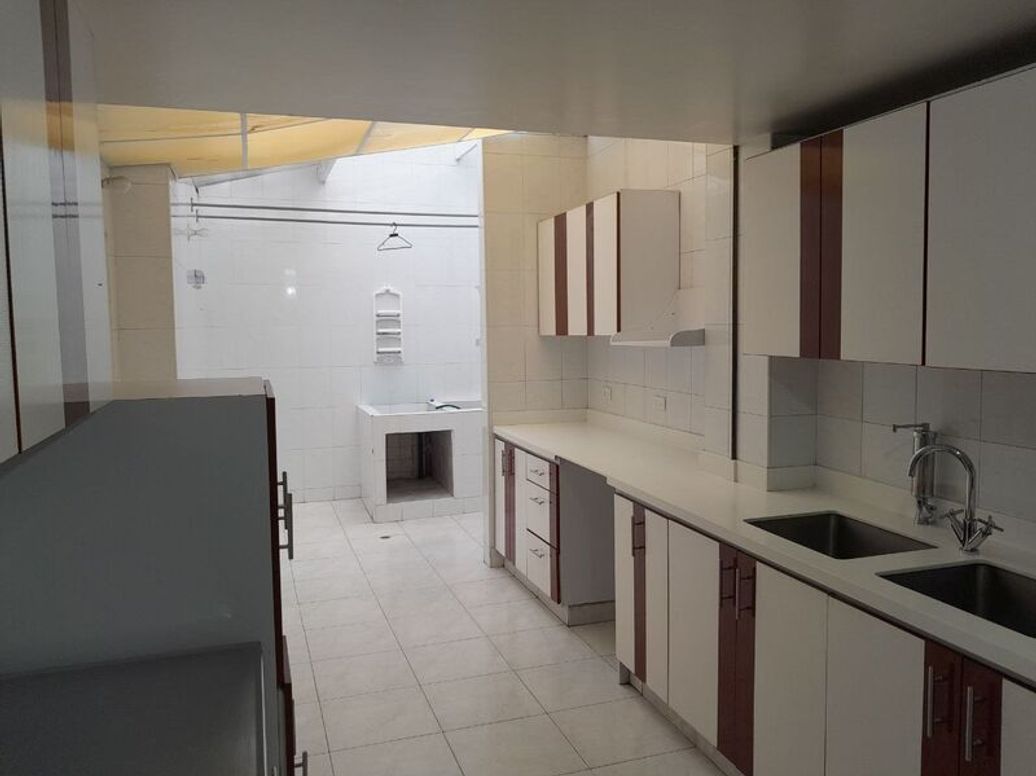 Casa de 4 alcobas en venta en Mónaco, Bogotá, 360 m² · foto 5 de 20