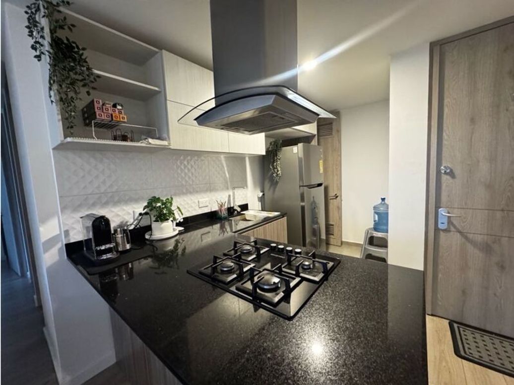 Apartamento de 2 alcobas en venta en Acacias Usaquen, Bogotá, 77 m² · foto 3 de 20