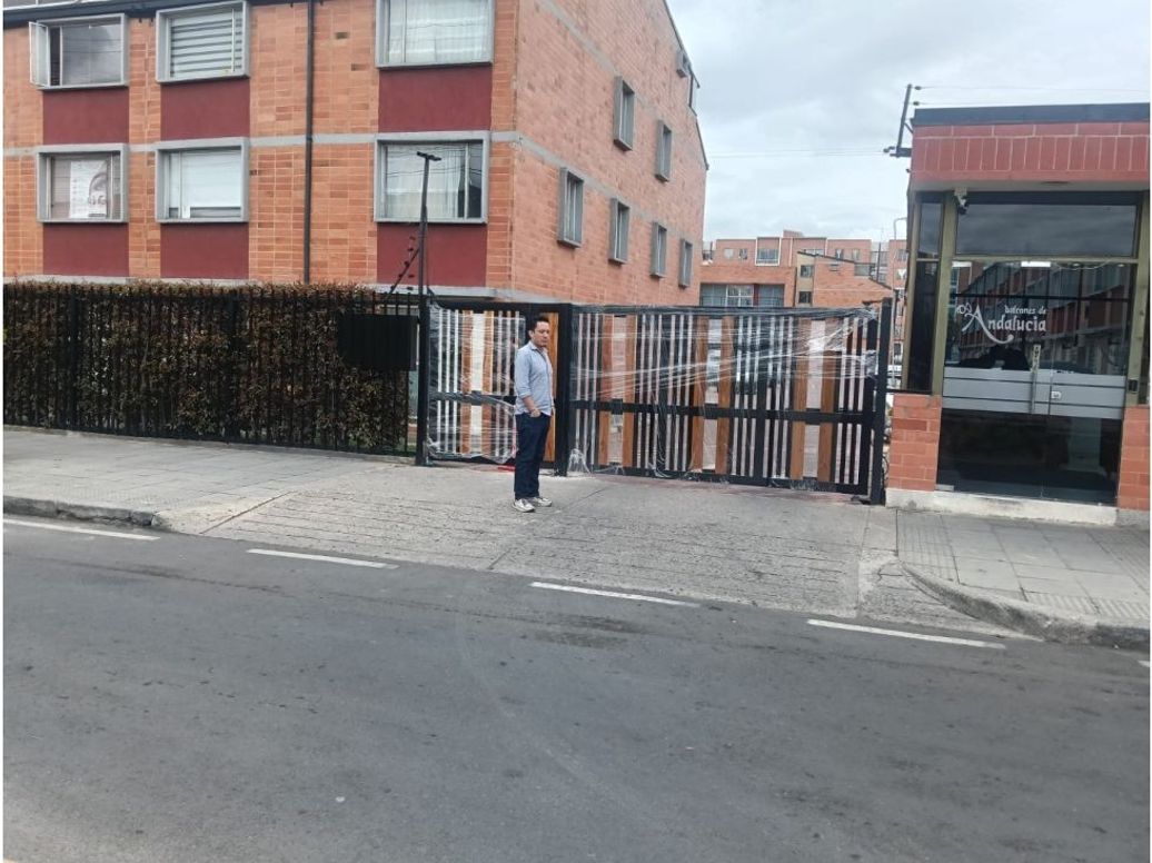 Casa de 4 alcobas en venta en Alameda, Bogotá, 79 m² · foto 2 de 20