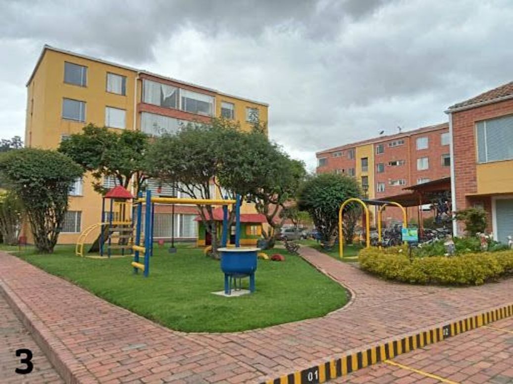 Apartamento de 3 alcobas en venta en El Pinar, Bogotá, 74 m² · foto 3 de 20