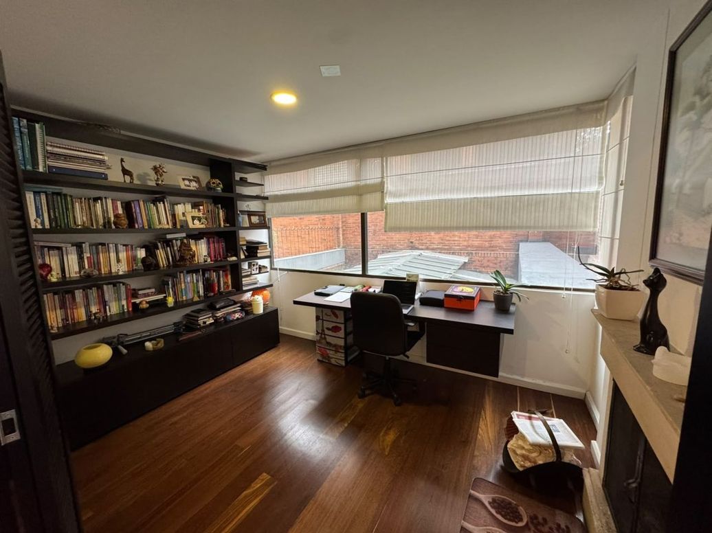 Apartamento de 3 alcobas en venta en Chico Norte Et. Iii, Bogotá, 195 m² · foto 9 de 14