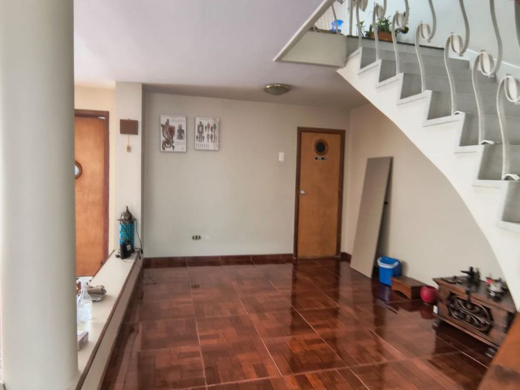 Casa de 6 alcobas en arriendo en Las Américas, Bogotá, 250 m² · foto 3 de 15