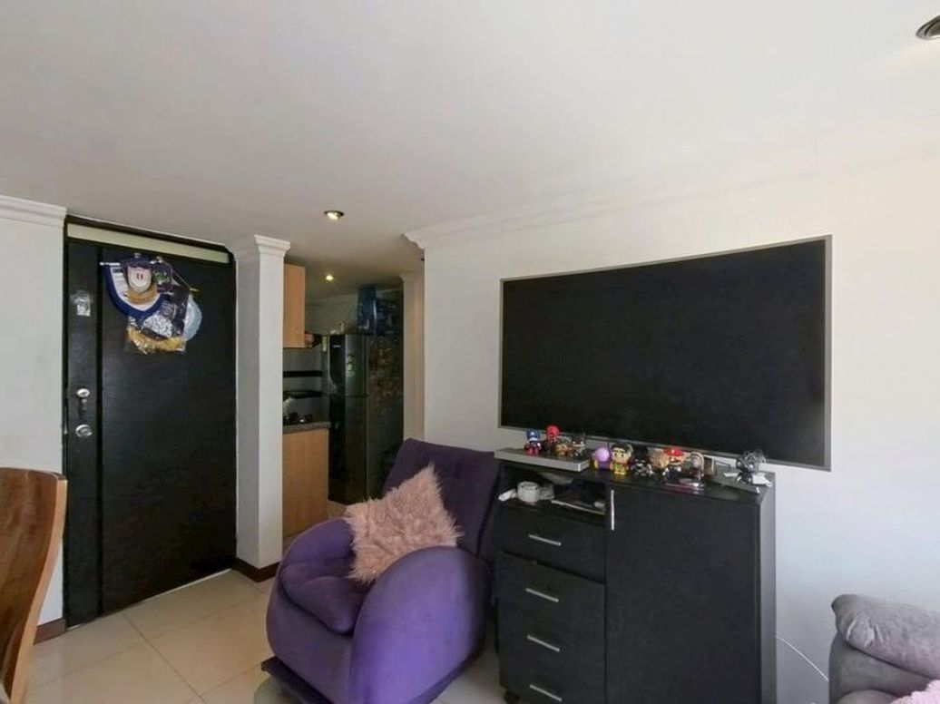 Apartamento de 3 alcobas en venta en La Reserva Del Palmar, Bogotá, 55 m² · foto 2 de 20