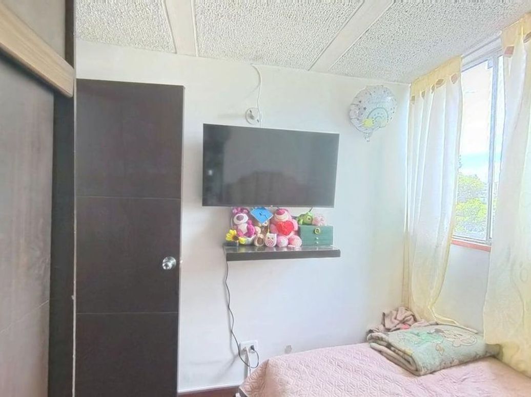 Apartamento de 3 alcobas en venta en Quinta Ramos, Bogotá, 55 m² · foto 11 de 20
