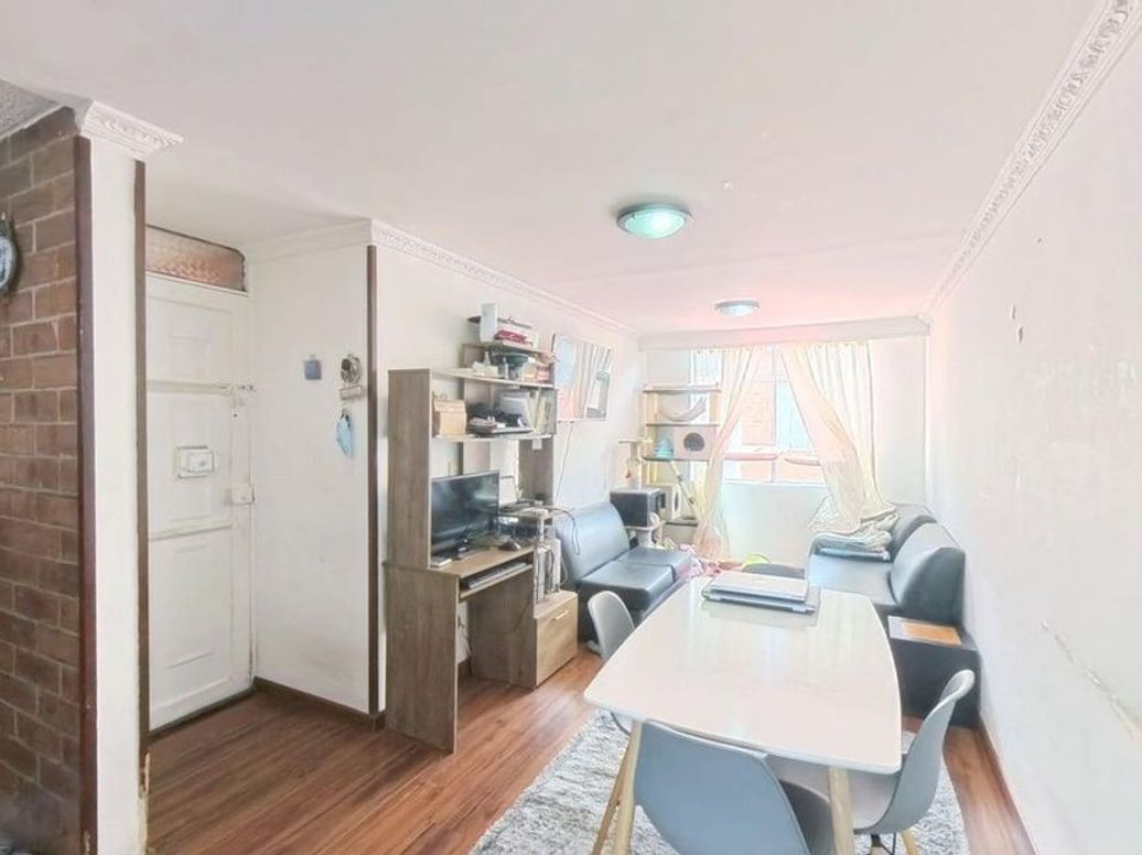 Apartamento de 3 alcobas en venta en Quinta Ramos, Bogotá, 55 m² · foto 2 de 20