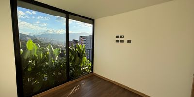 Proyecto Vivienda Nueva No VIS, Apartamentos en Tulum freedom homes ,Apartamento en Envigado, Loma El Esmeraldal, cocina abierta conectada con sala y comedor, ventanas piso techo que permiten la entrada de luz natural.
El apartamento se encuentra en el edificio Tulum, en Envigado, cuenta con amenidades únicas en el sector: Rooftop con piscina, gimnasio, coworking, social kitchen y otras como parque de niños, cancha de squash.
Apartamento en Envigado, Loma El Esmeraldal, cocina abierta conectada con sala y comedor, ventanas piso techo que permiten la entrada de luz natural.
El apartamento se encuentra en el edificio Tulum, en Envigado, cuenta con amenidades únicas en el sector: Rooftop con piscina, gimnasio, coworking, social kitchen y otras como parque de niños, cancha de squash.

Apartamento en Envigado, Loma El Esmeraldal, cocina abierta conectada con sala y comedor, ventanas piso techo que permiten la entrada de luz natural.
El apartamento se encuentra en el edificio Tulum, en Envigado, cuenta con amenidades únicas en el sector: Rooftop con piscina

